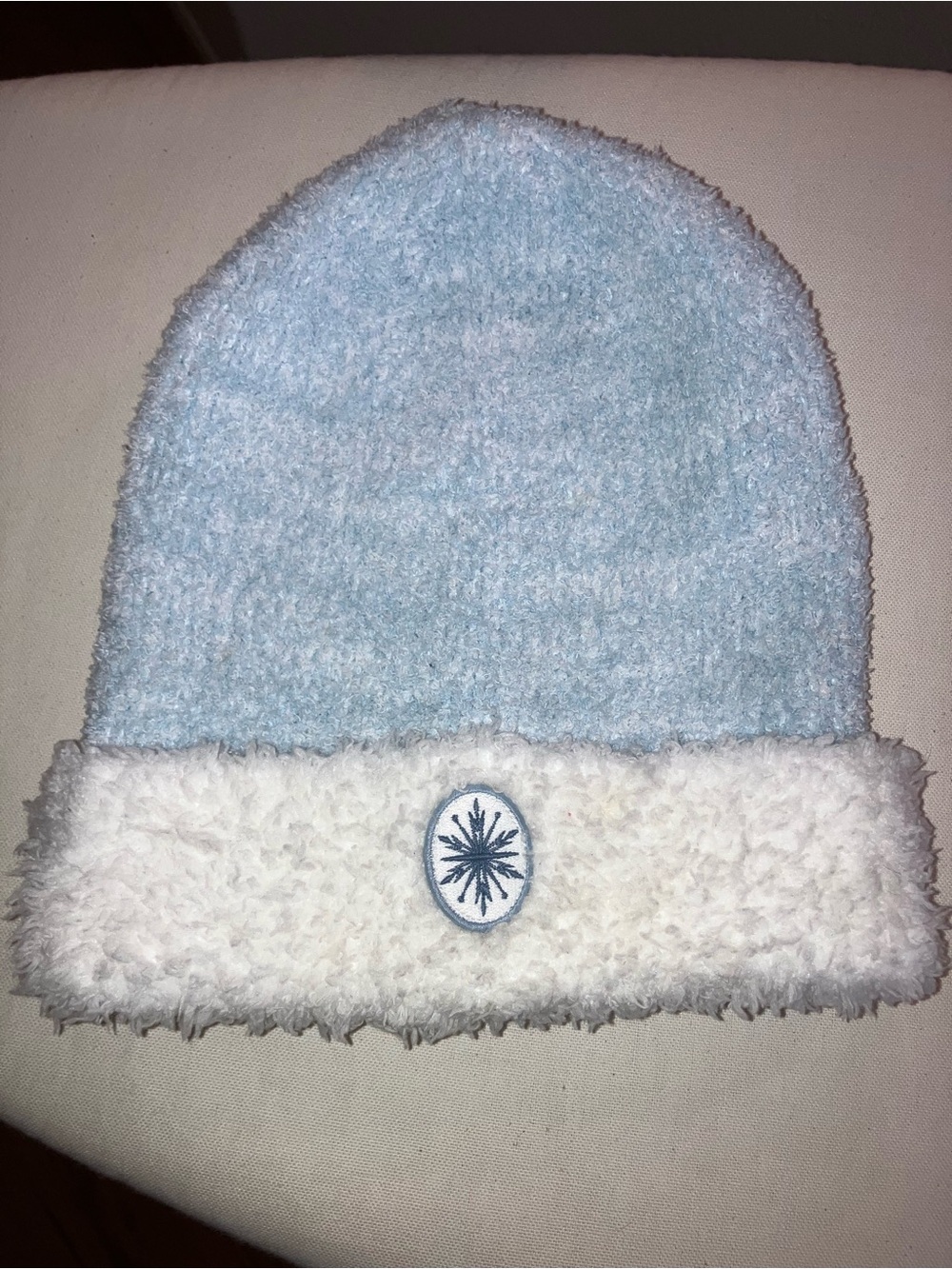 Disney x Barefoot Dreams Cozy Blue & White Frozen Beanie